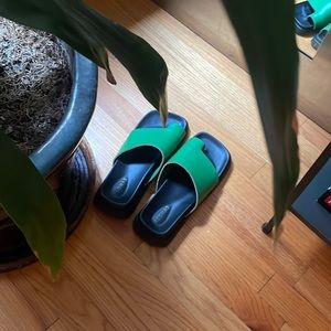 Green ALOHAS toe ring sandals